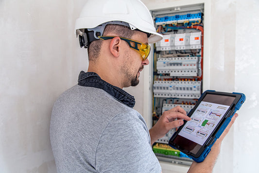 Pomiar i przegląd instalacji elektrycznej – dlaczego warto zadbać o bezpieczeństwo w swoim domu?
